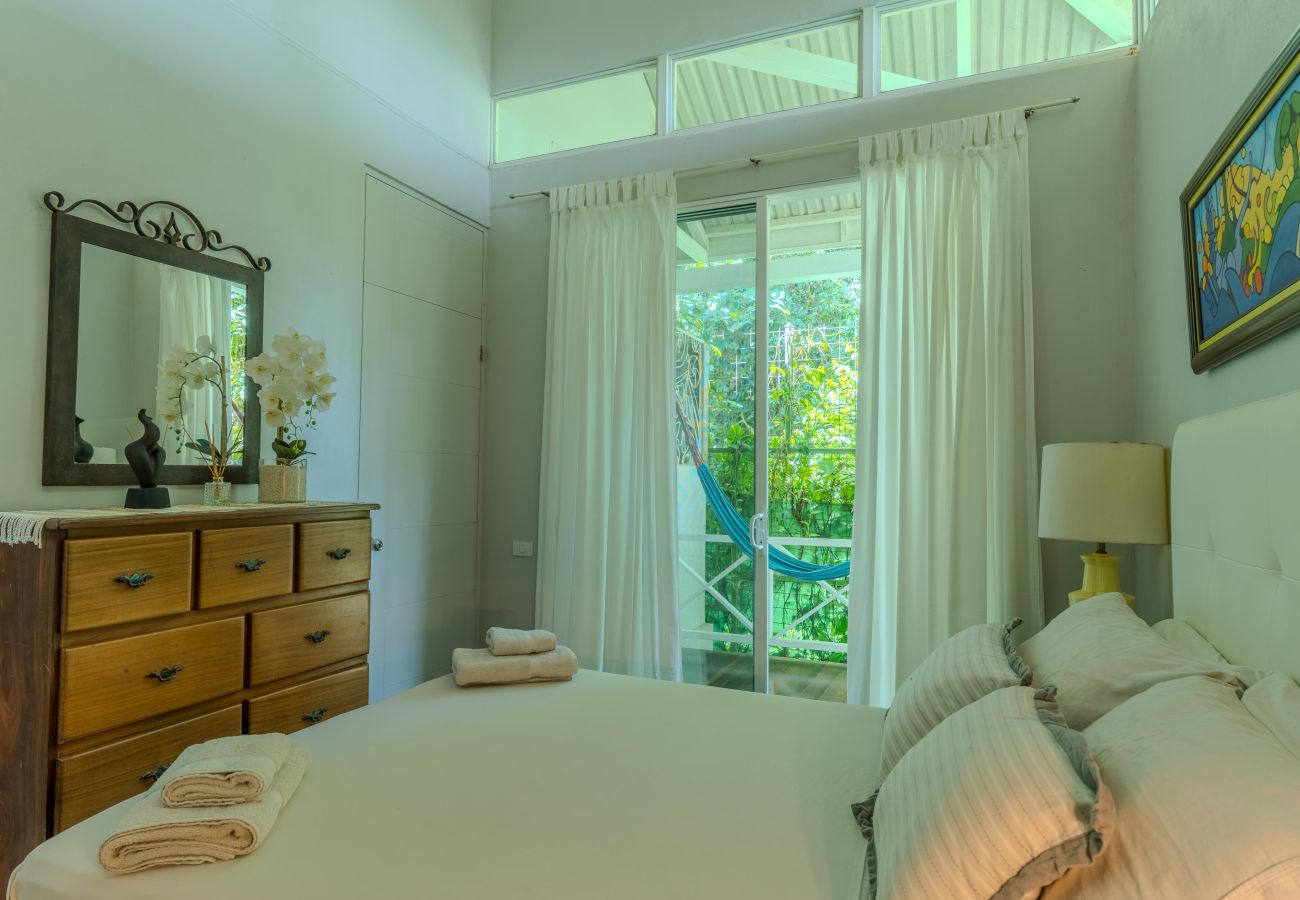Casa en Puerto Viejo - Residencia Casa Blanca Beachfront Paradise