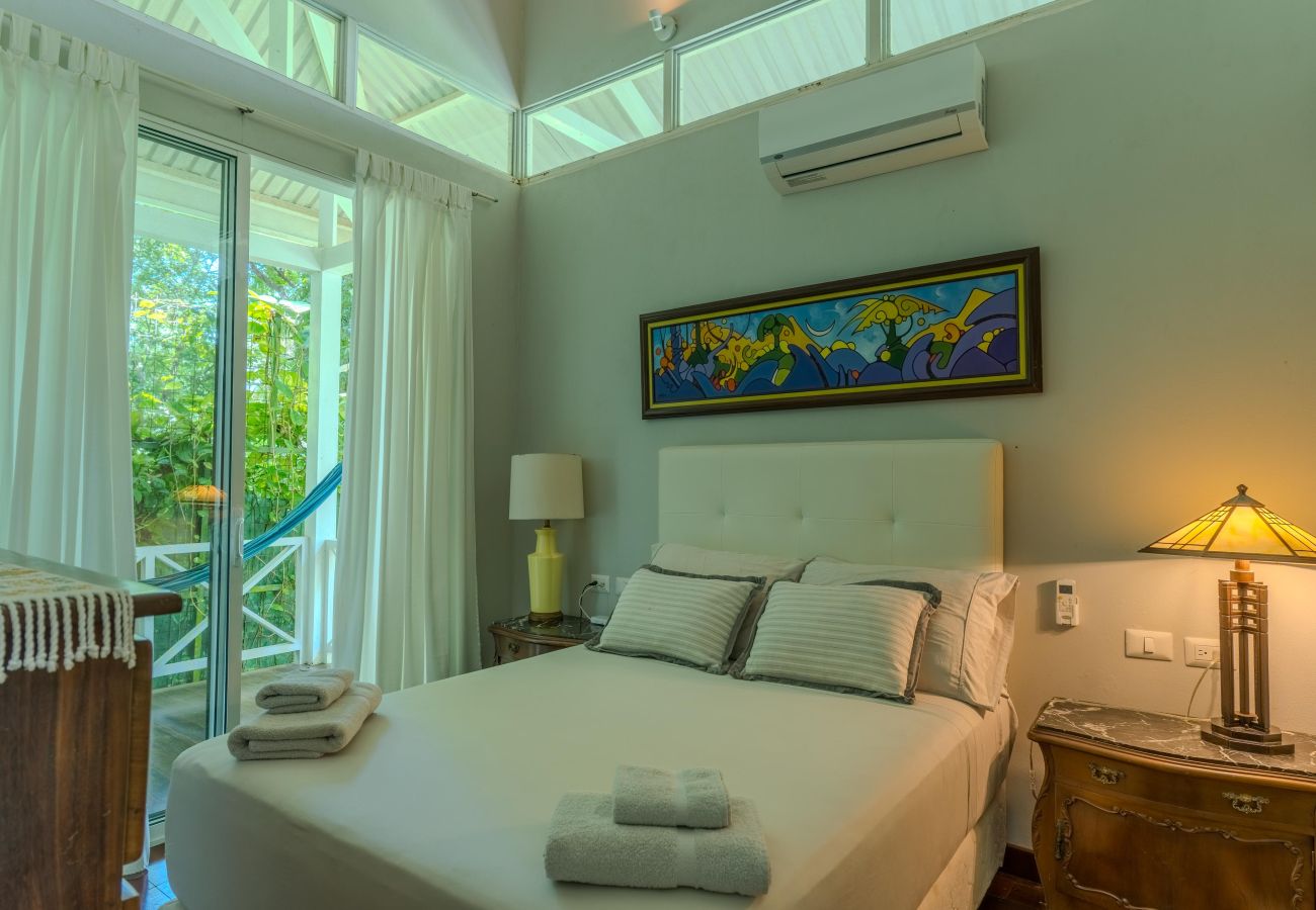 Casa en Puerto Viejo - Residencia Casa Blanca Beachfront Paradise