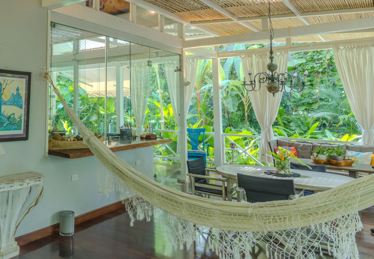 Casa en Puerto Viejo - Residencia Casa Blanca Beachfront Paradise