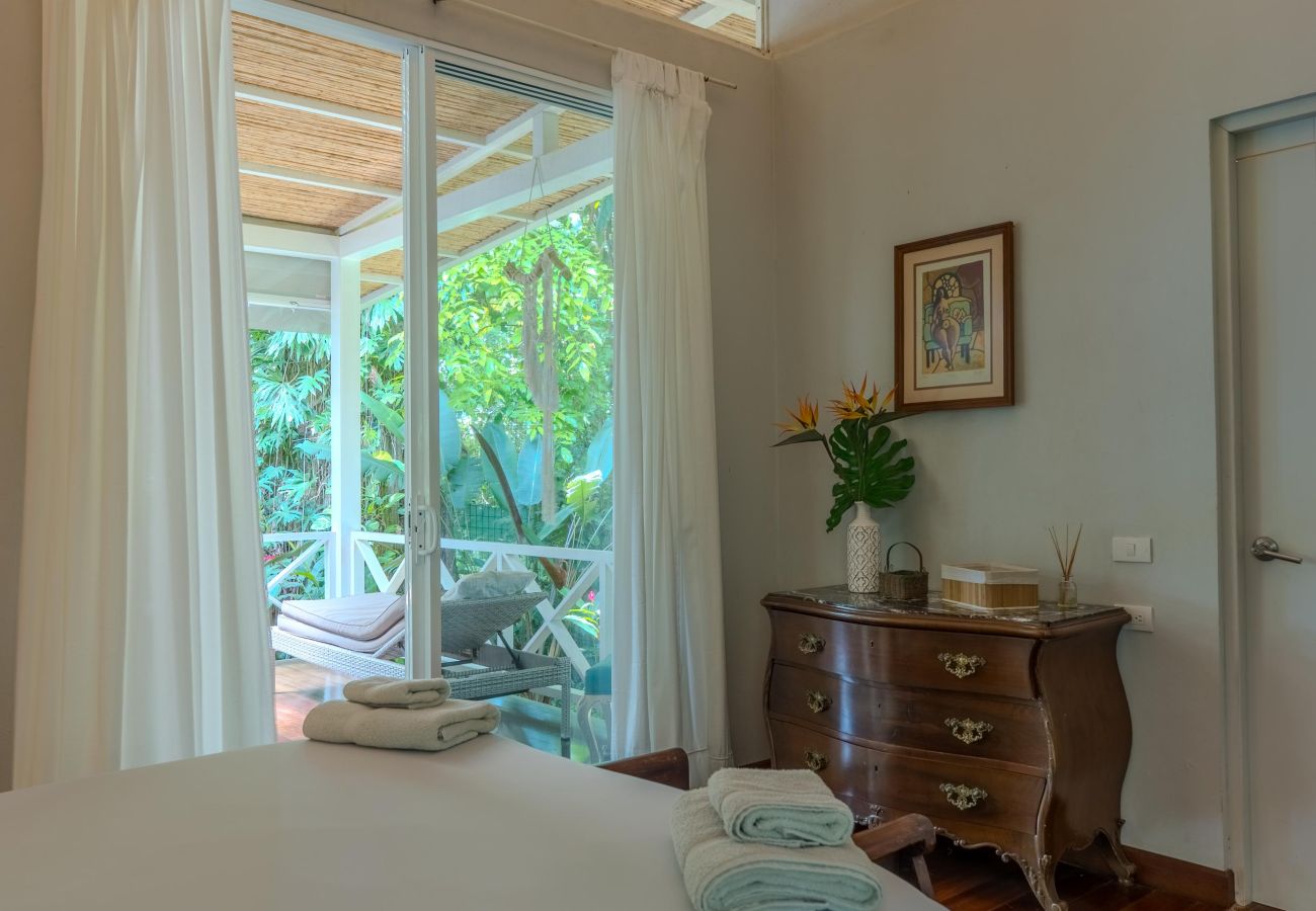 Casa en Puerto Viejo - Residencia Casa Blanca Beachfront Paradise