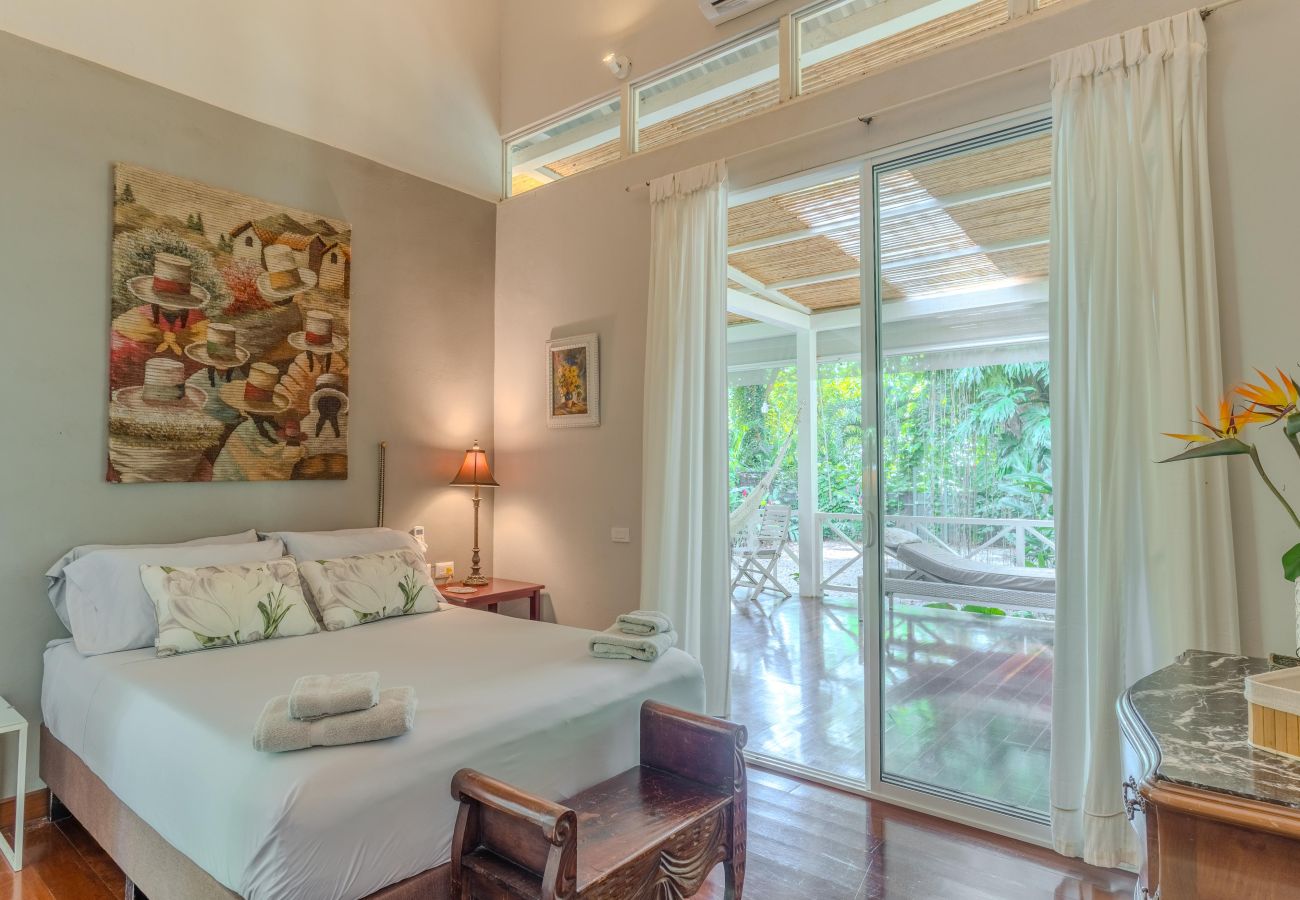 Casa en Puerto Viejo - Residencia Casa Blanca Beachfront Paradise