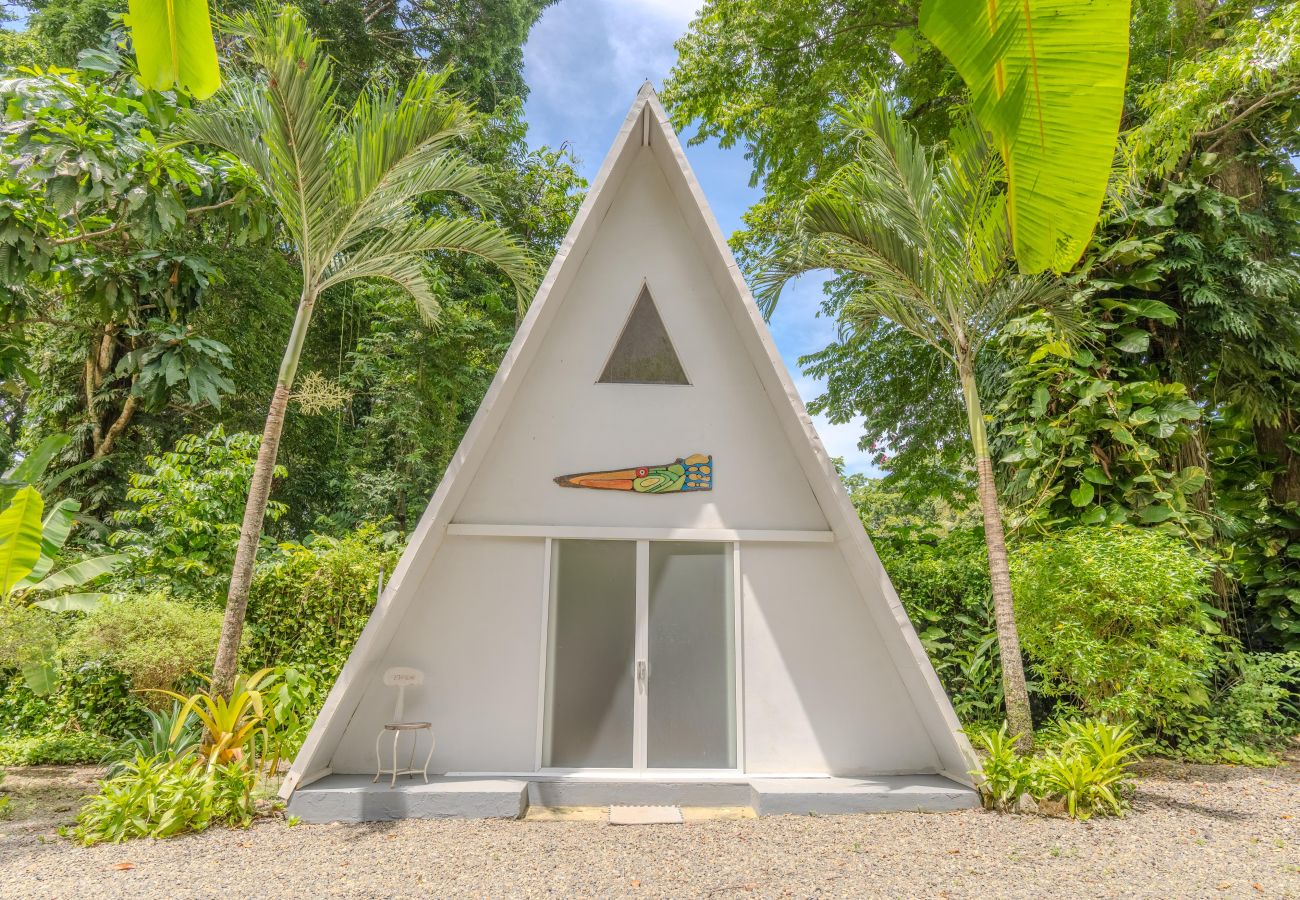 Casa en Puerto Viejo - Residencia Casa Blanca Beachfront Paradise