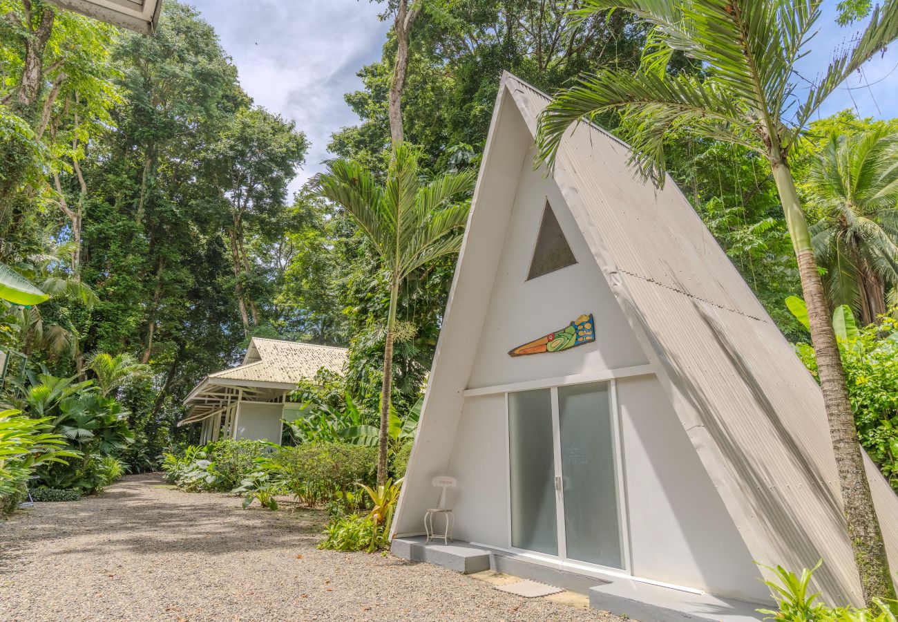 Casa en Puerto Viejo - Residencia Casa Blanca Beachfront Paradise