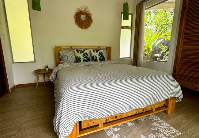 Casa en Puerto Viejo - Casa Selva Encantada con AC & Fibra Opt 