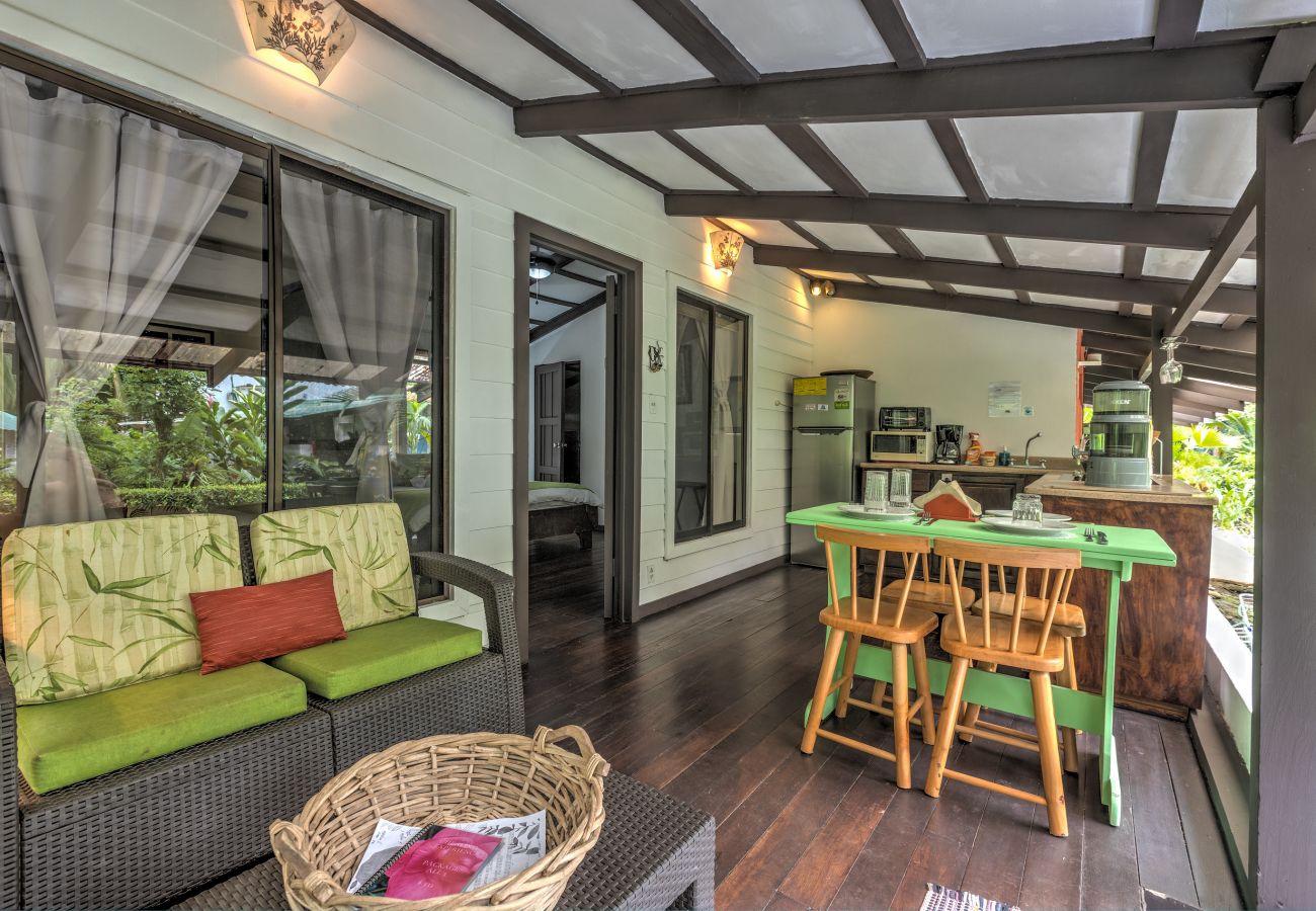 Casa en Punta Uva - Beachfront Coralina # 2 con FiberOp & AC