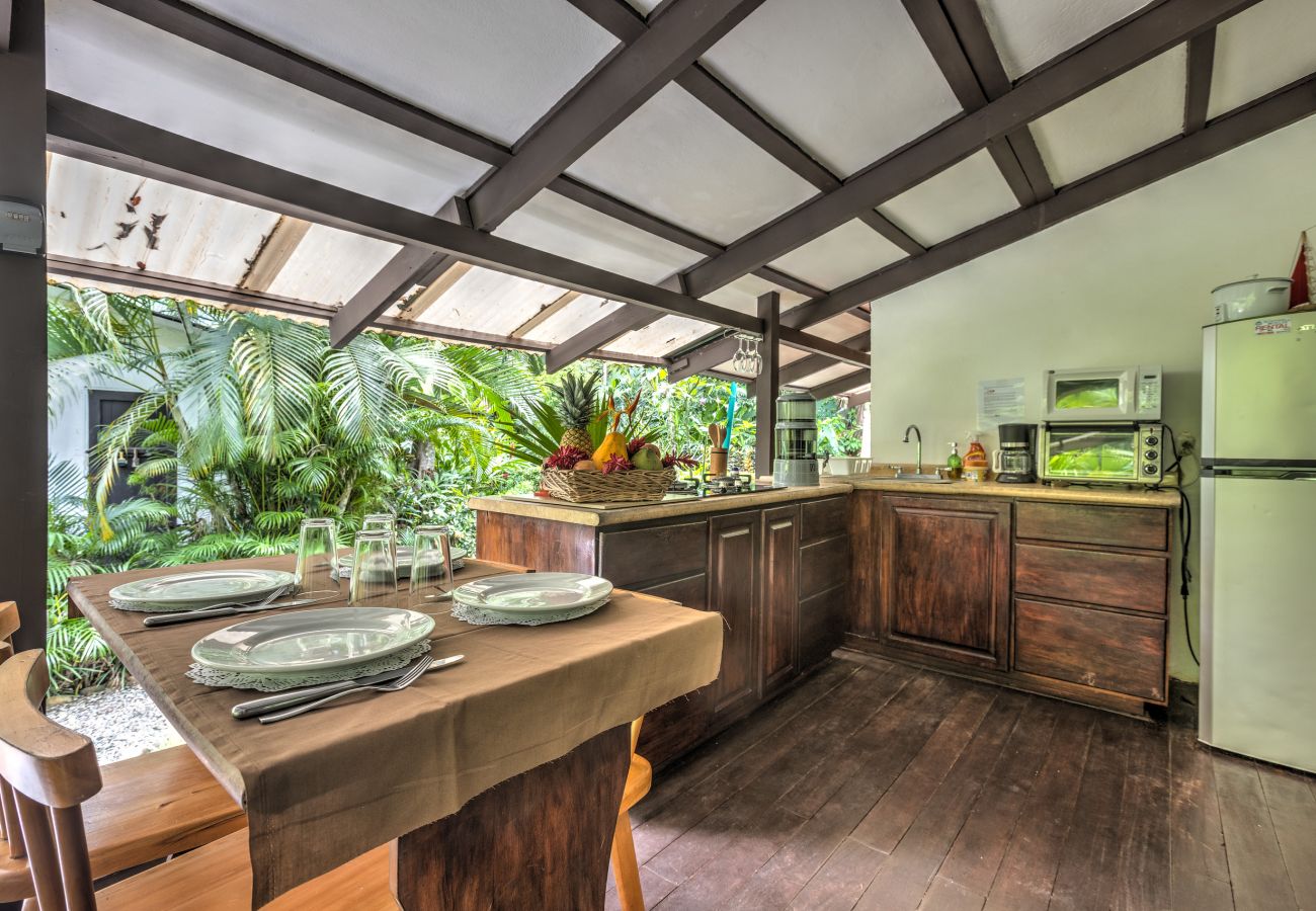 Villa en Punta Uva - NEAR THE BEACH Villas Coralina with AC & FiberOp!