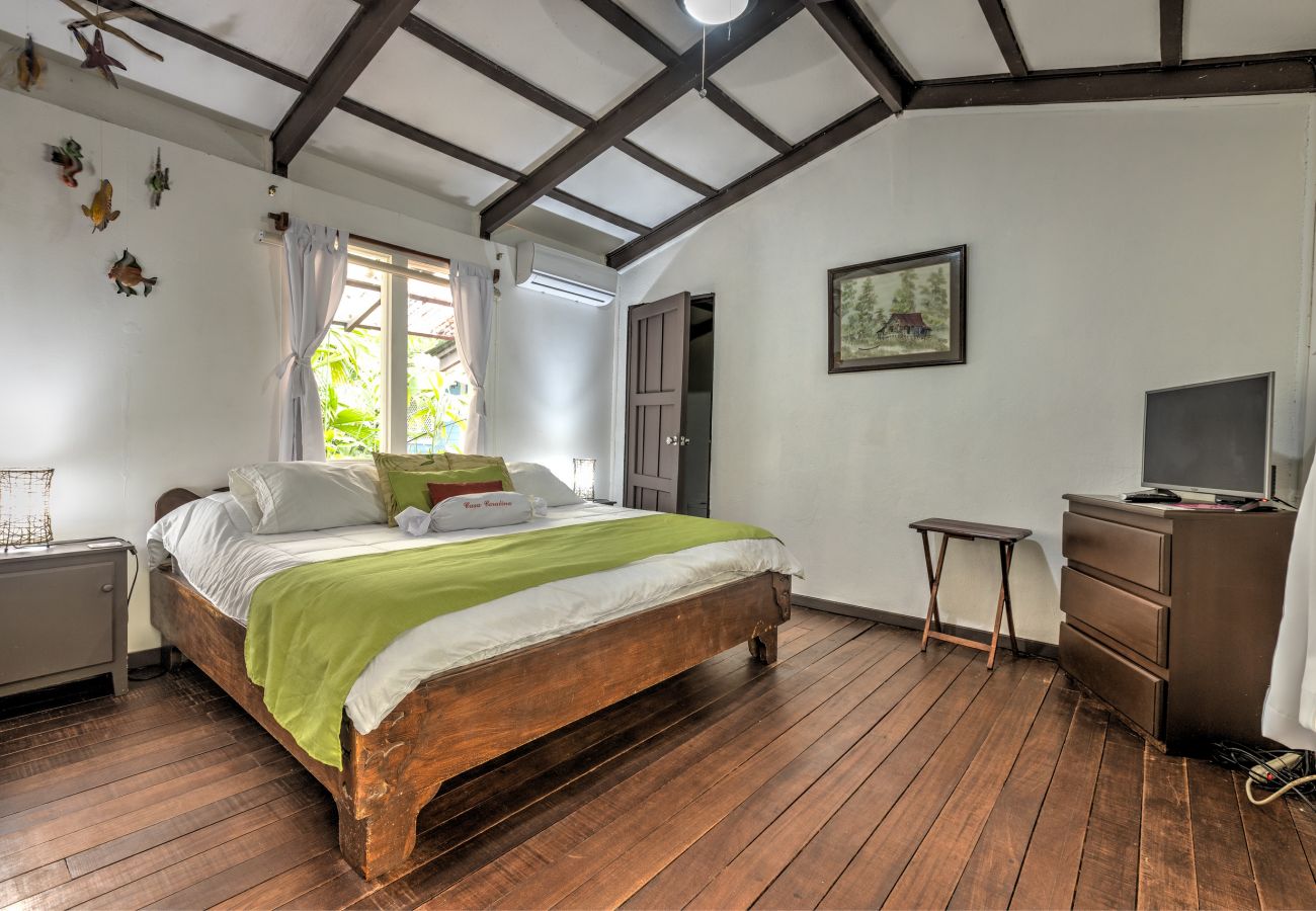 Villa en Punta Uva - NEAR THE BEACH Villas Coralina with AC & FiberOp!