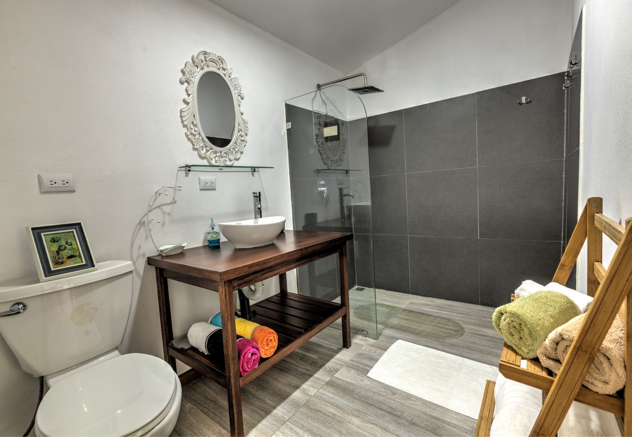 Villa en Punta Uva - NEAR THE BEACH Villas Coralina with AC & FiberOp!