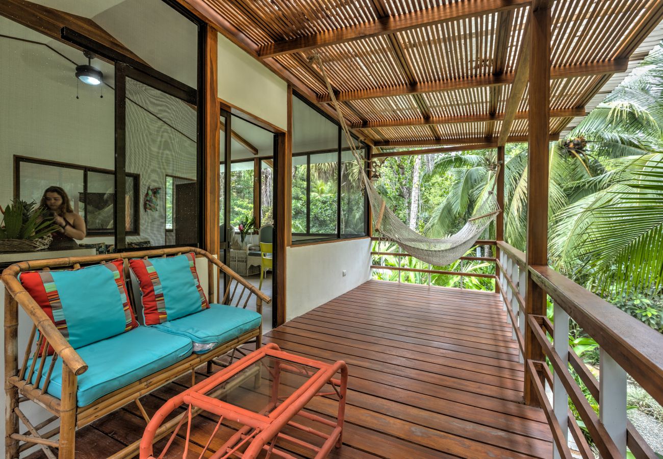 Villa en Punta Uva - NEAR THE BEACH Villas Coralina with AC & FiberOp!