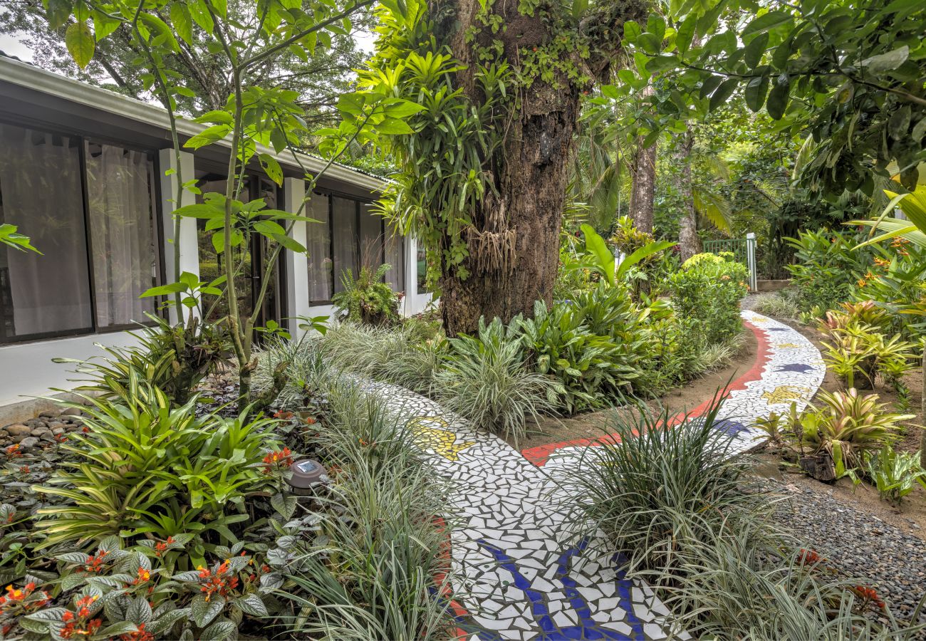 Villa en Punta Uva - NEAR THE BEACH Villas Coralina with AC & FiberOp!