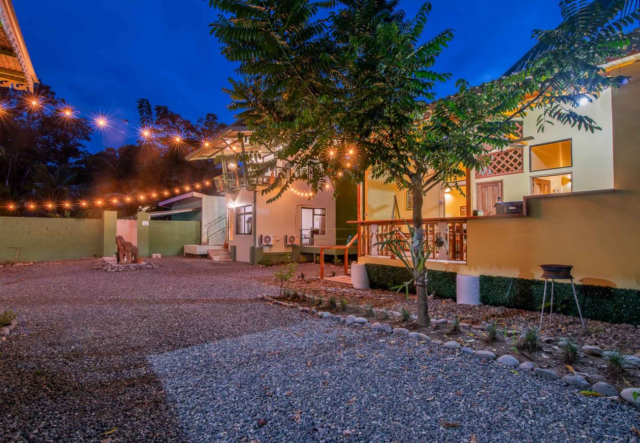 Casa en Playa Chiquita - El Tití House in Playa Chiquita