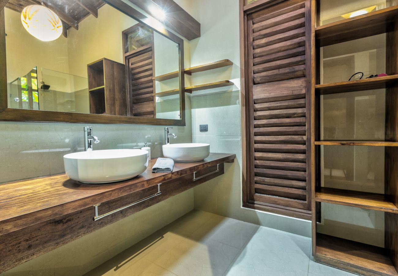 Casa en Playa Chiquita - Casa Xcanan • piscina privada & jardines hermosos