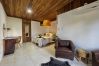 Bungalow en Puerto Viejo - Ola Jungla • 3 min de la playa/centro! AC, TV, WiFi rápido Bungalow en Puerto Viejo - Ola Jungla • 3 min de la playa/centro! AC, TV, WiFi rápido