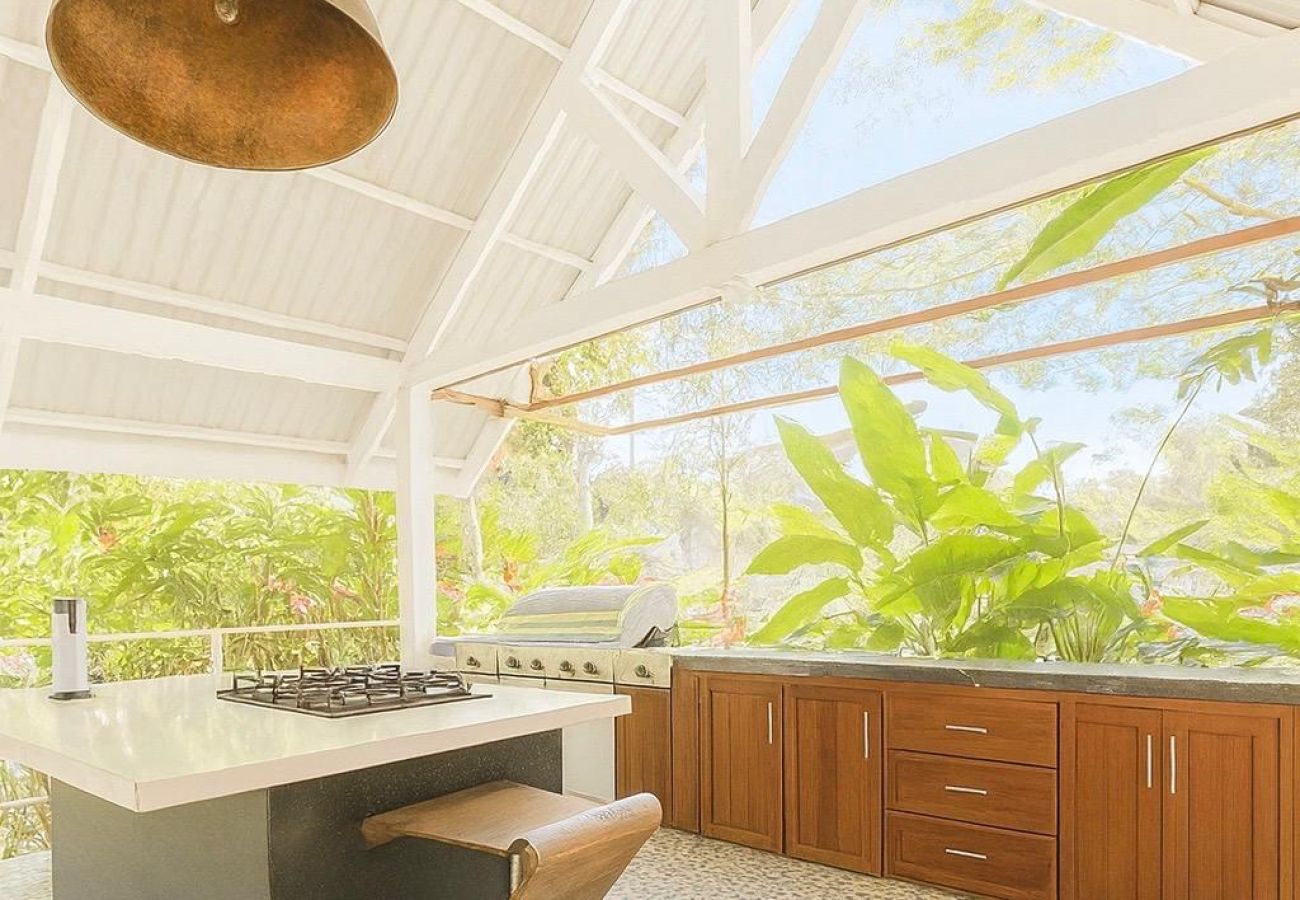 Villa en Puerto Viejo - Casa Baguira Pool House