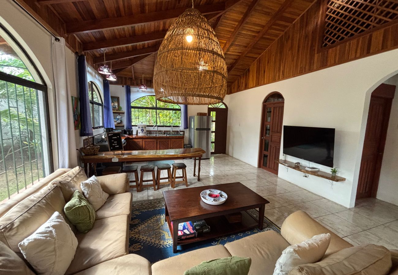 Casa en Puerto Viejo - Ola Playa Negra