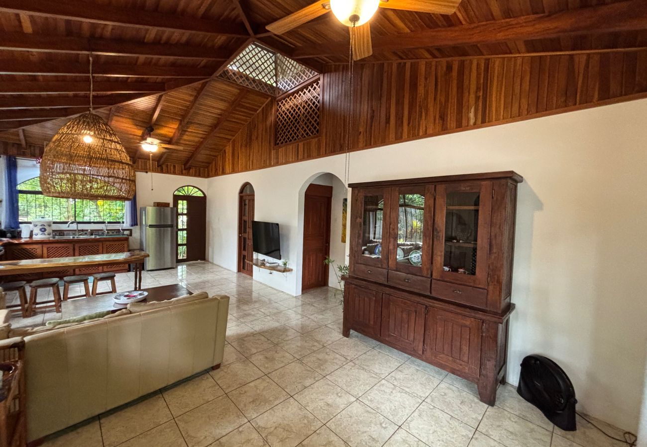 Casa en Puerto Viejo - Ola Playa Negra