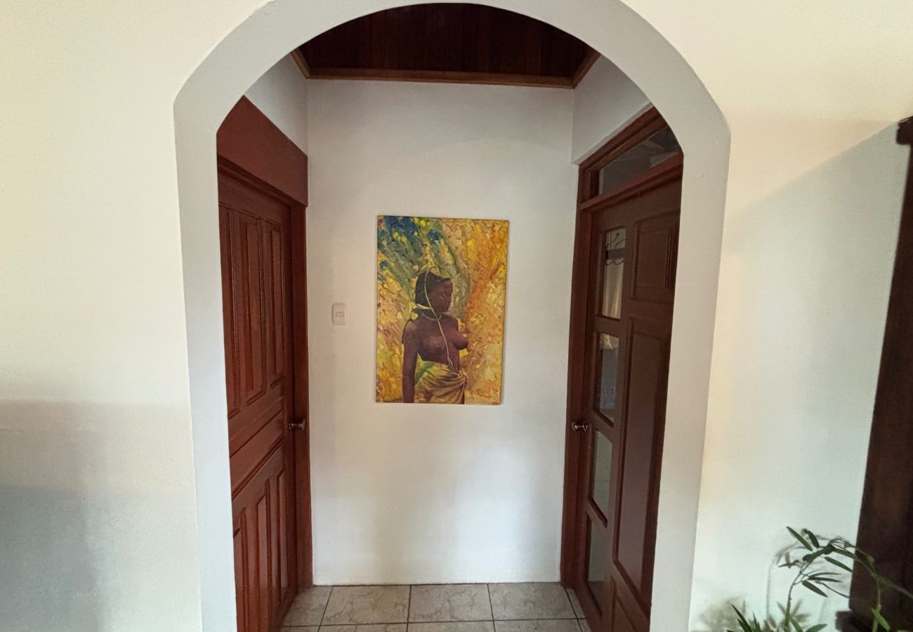 Casa en Puerto Viejo - Ola Playa Negra