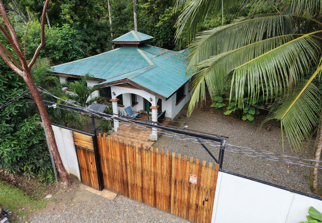 Casa en Puerto Viejo - Ola Playa Negra