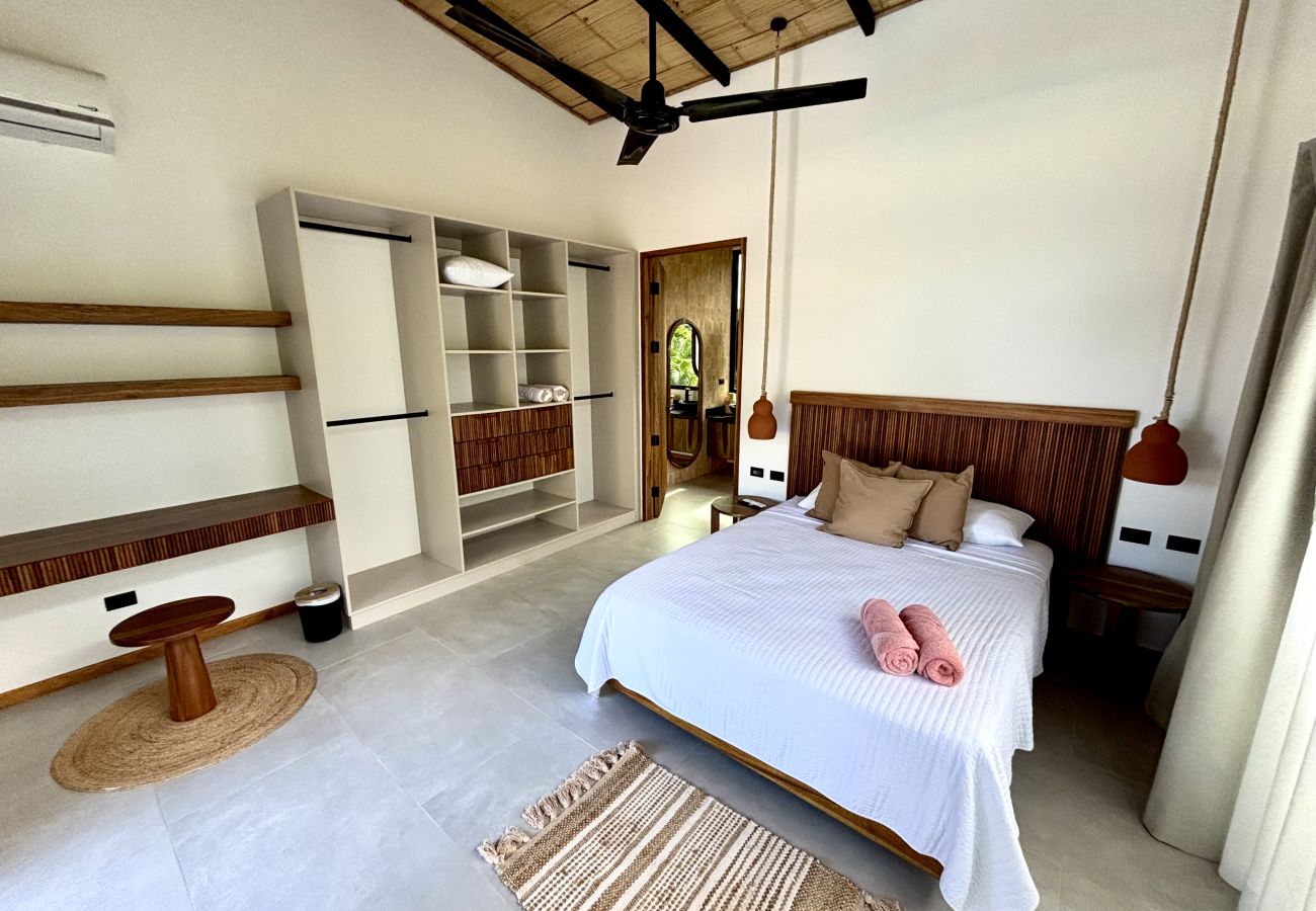 Villa en Puerto Viejo - Villa Yakole– Spacious Tropical Retreat