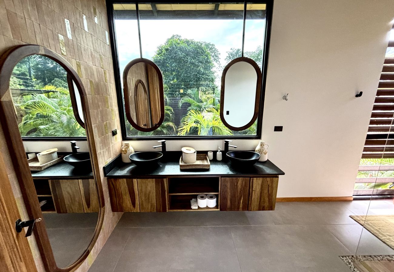 Villa en Puerto Viejo - Villa Yakole– Spacious Tropical Retreat