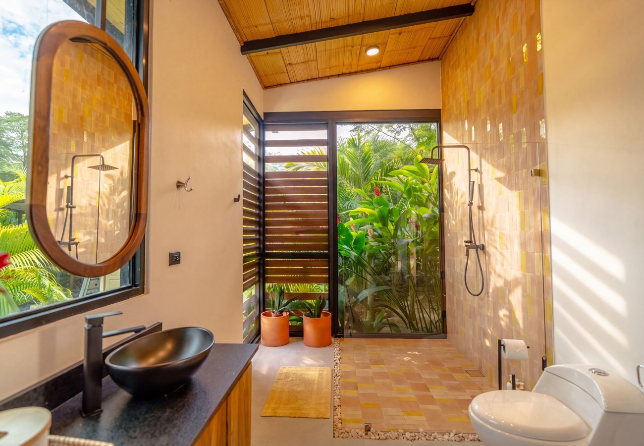 Villa en Puerto Viejo - Villa Yakole– Spacious Tropical Retreat