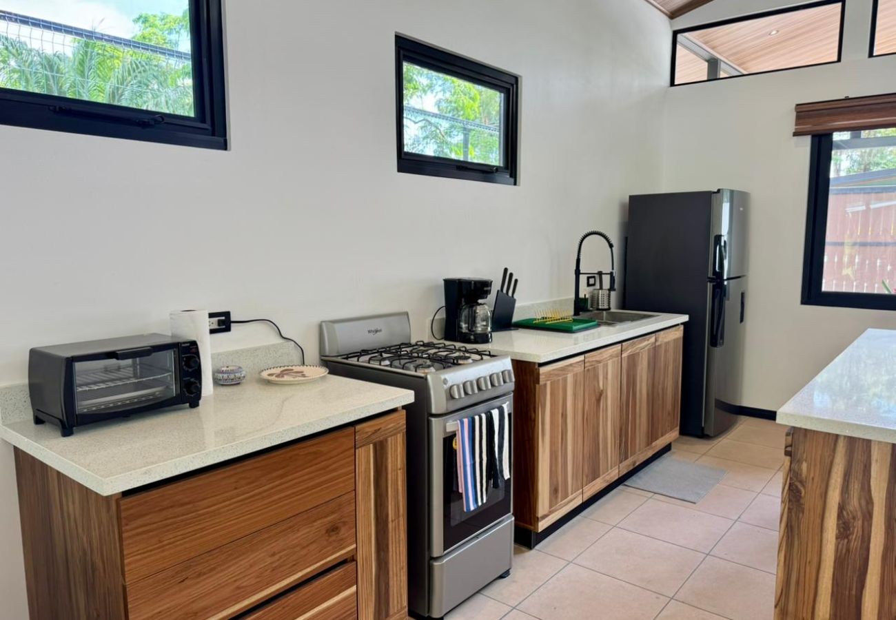 Casa en Puerto Viejo - Jungle Home AC + Fiber WiFi Walk to Playa Negra