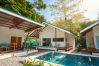 Villa en Puerto Viejo - Jungle Villa Pool + Starlink + BBQ