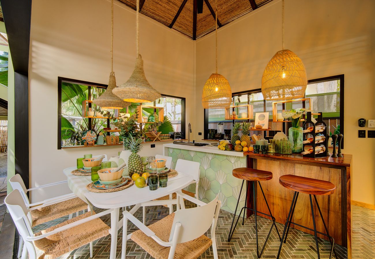 Casa en Playa Chiquita - Luxury Tropical Villa -Private Pool-Walk to Beach
