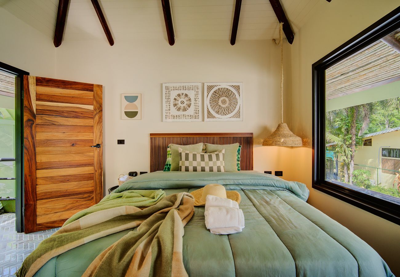 Casa en Playa Chiquita - Luxury Tropical Villa -Private Pool-Walk to Beach