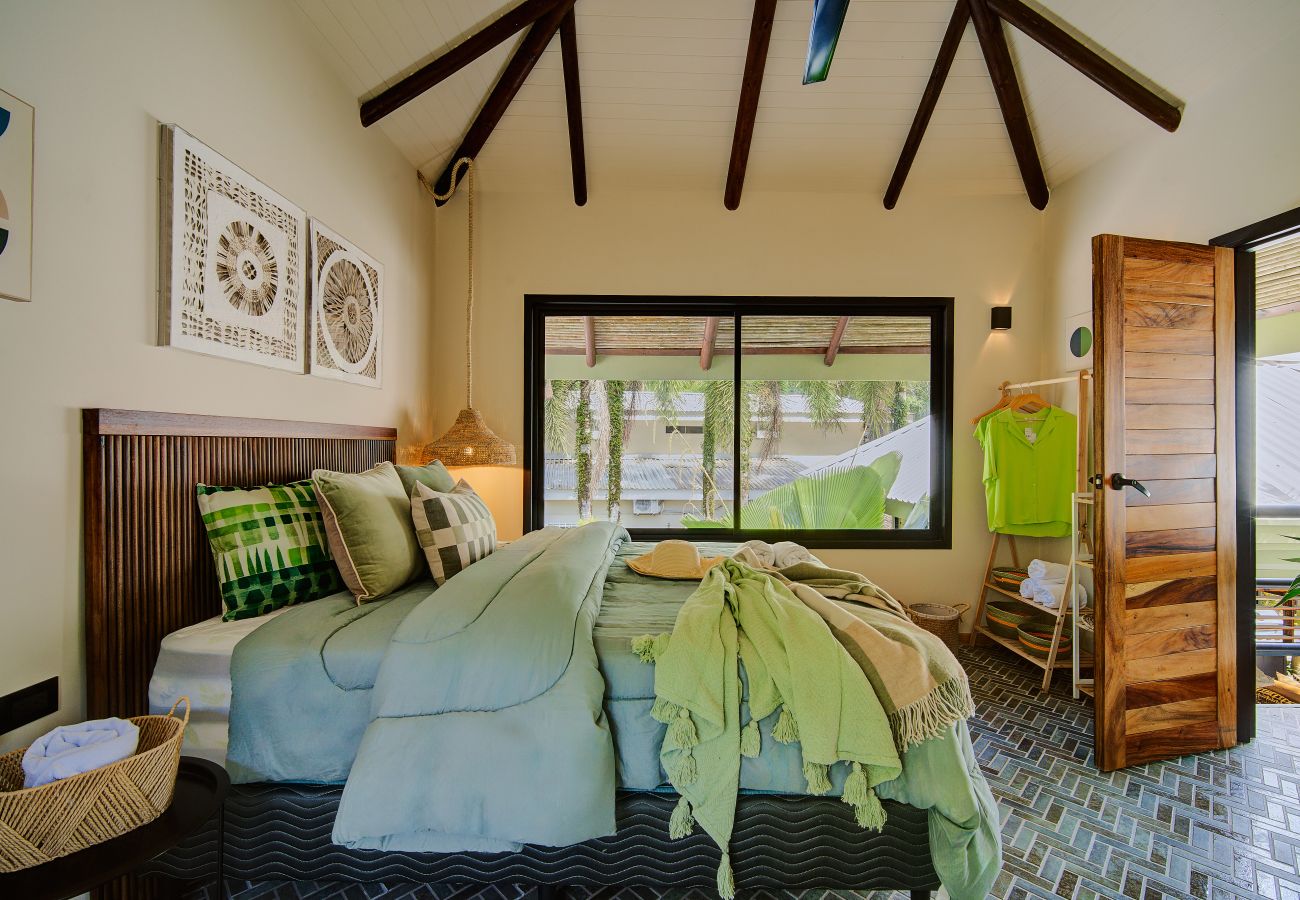 Casa en Playa Chiquita - Luxury Tropical Villa -Private Pool-Walk to Beach