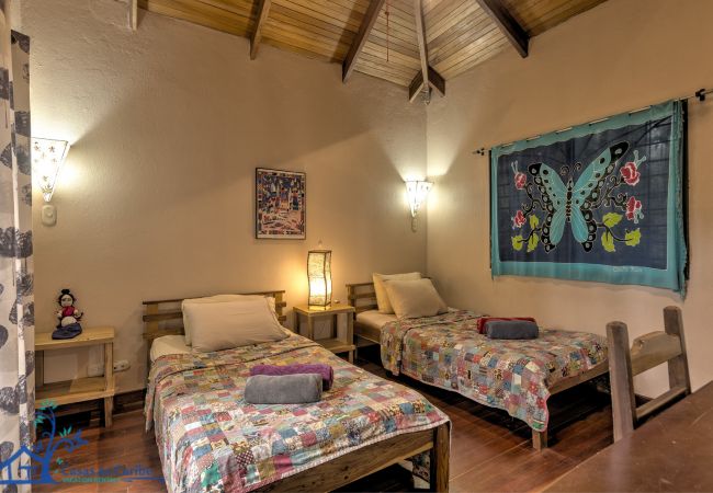 Maison à Cocles - Beachfront Casa Koda • 3BR • Garden & Terrace Maison à Cocles - Beachfront Casa Koda • 3BR • Garden & Terrace