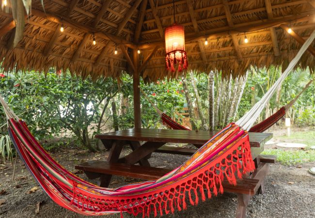 Maison à Punta Uva - Our Bungalow Punta Uva • 3BR Beachfront with A/C  Maison à Punta Uva - Our Bungalow Punta Uva • 3BR Beachfront with A/C