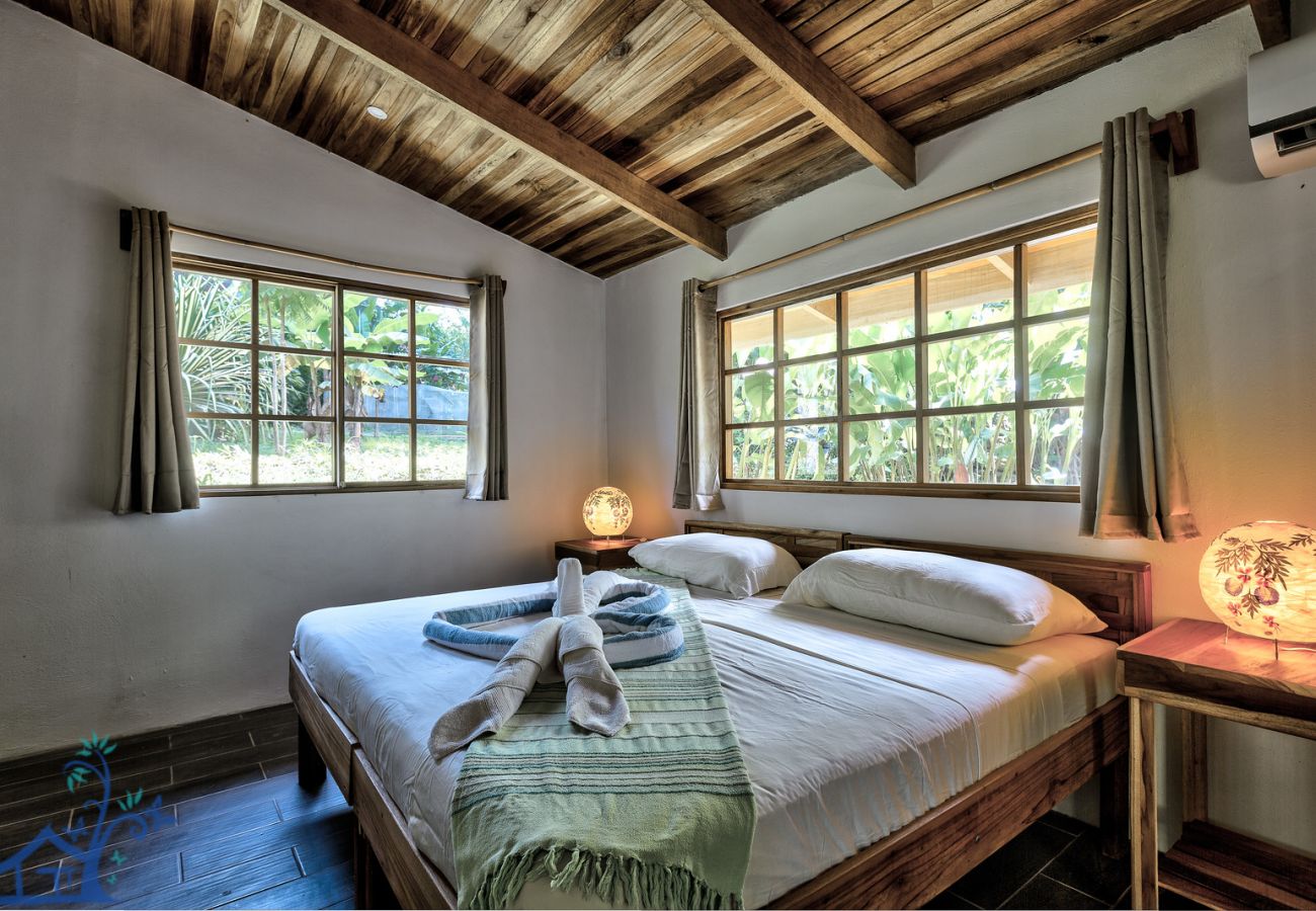 Maison à Cocles - Villa Tortola: Luxury home with AC, FiberOp & Pool - Adults Only