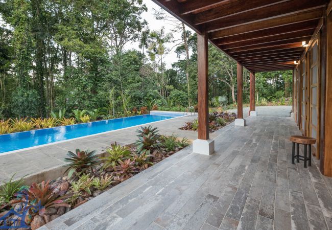 Maison à Punta Uva - Panorama Verde Poolside Jungle Oasis
