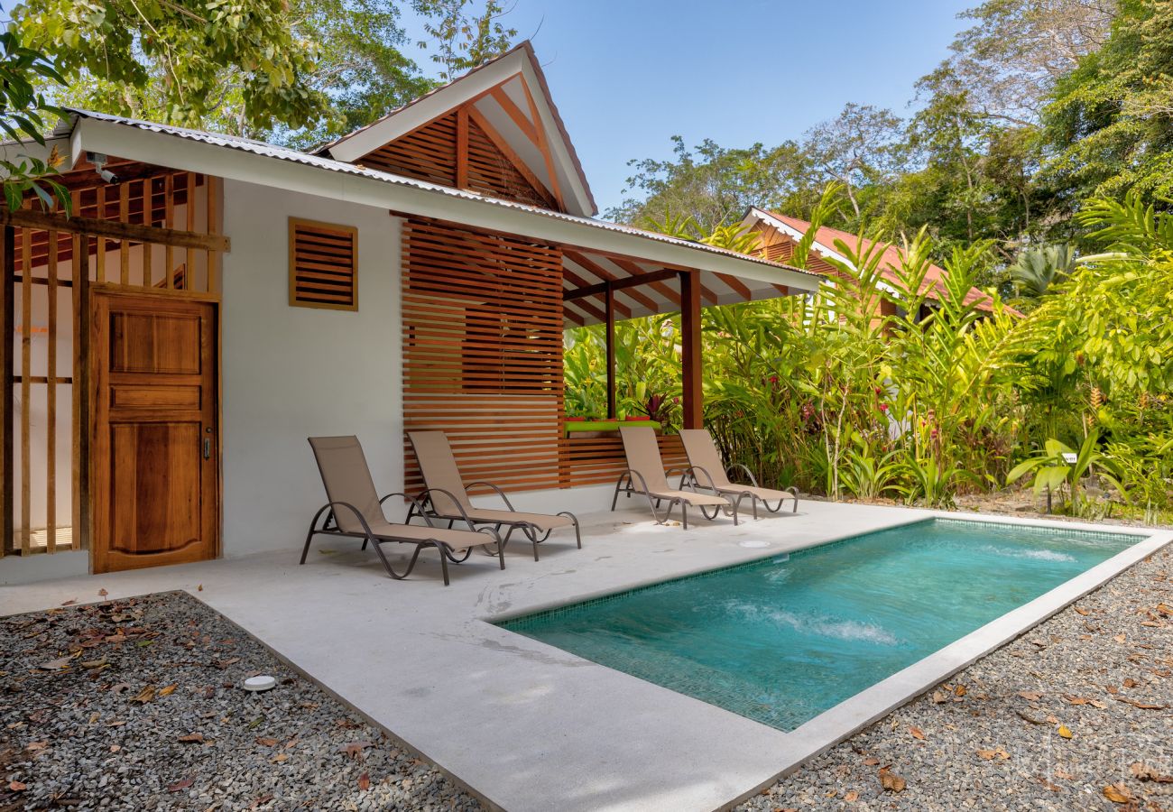 Villa à Puerto Viejo - Tropy Bungalow with Pool and FiberOp