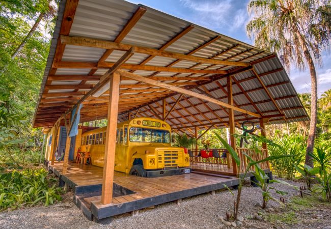  à Playa Chiquita - The School Bus at Tree House Lodge