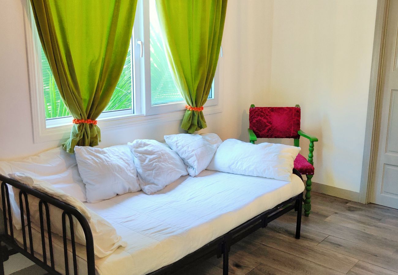 Appartement à Playa Chiquita - Casita Hierba at Arena Blanca with AC and FiberOpt