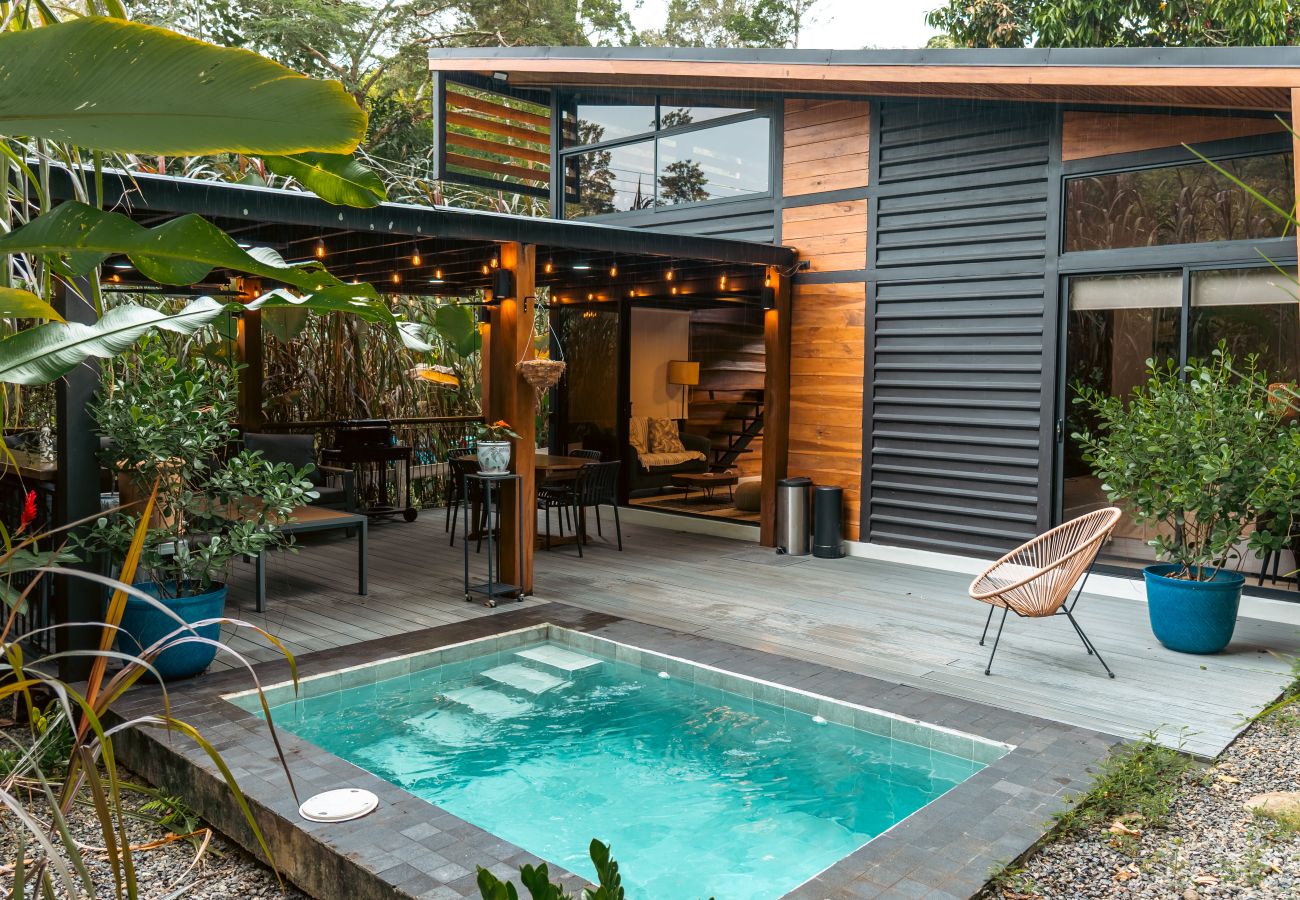 Cabane à Puerto Viejo - Maxoland Pool House