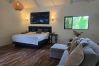 Maison à Puerto Viejo - Tropical Hideaway Studio | Private Pool & Jacuzzi