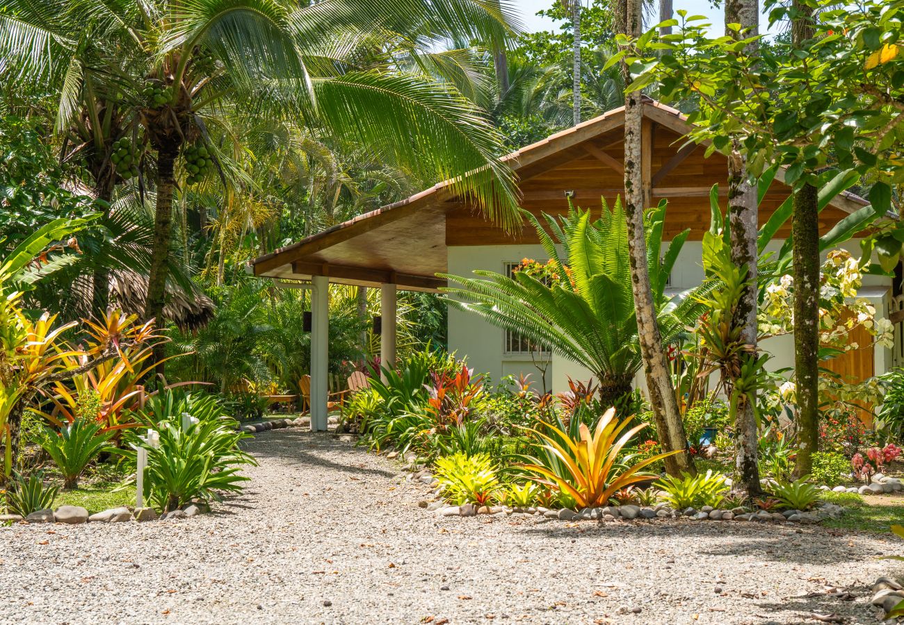 House in Punta Uva - Our Bungalow Punta Uva • 3BR Beachfront with A/C 