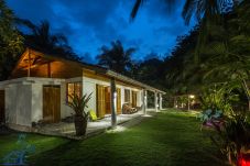 House in Punta Uva - Our BEACHFRONT Bungalow in Punta Uva 
