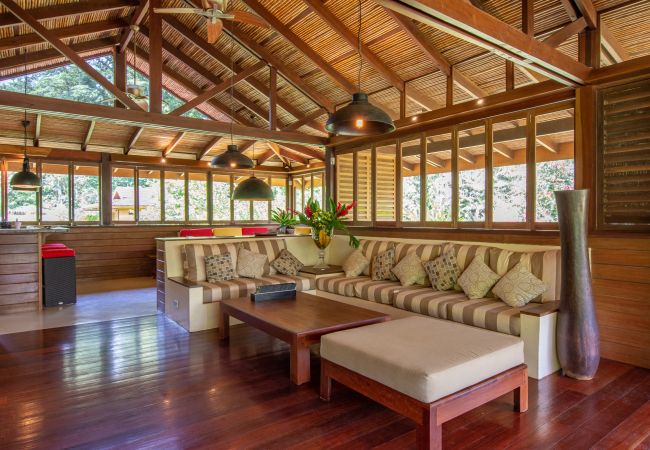 Villa in Playa Chiquita - Luxury Beachfront Villa Miagoa with AC And POOL