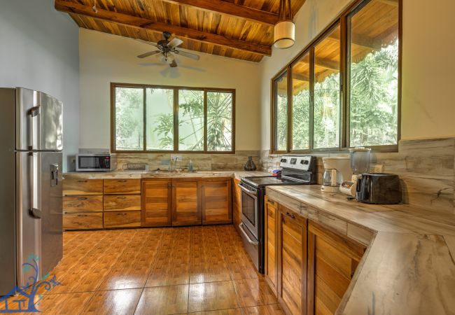 House in Puerto Viejo - Beachfront Villas Puerto Viejo with AC & Pool! House in Puerto Viejo - Beachfront Villas Puerto Viejo with AC & Pool!