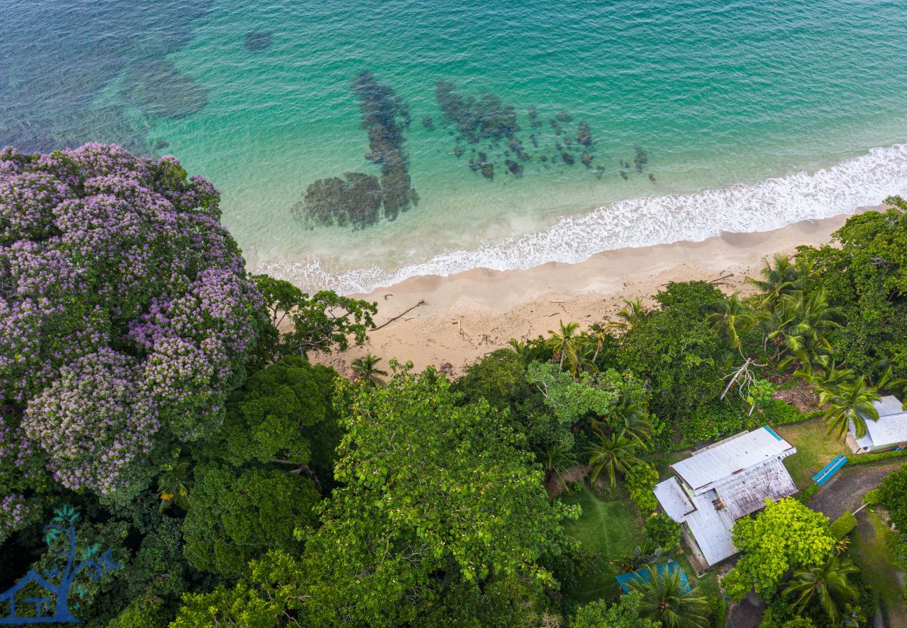 House in Punta Uva - Rincones Magicos Beachfront!