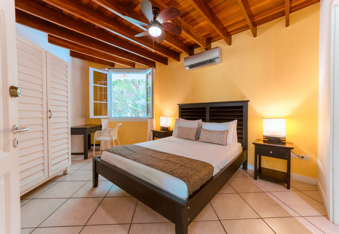 Villa in Cocles - Lomas del Caribe with Private Pool & AC (QT)