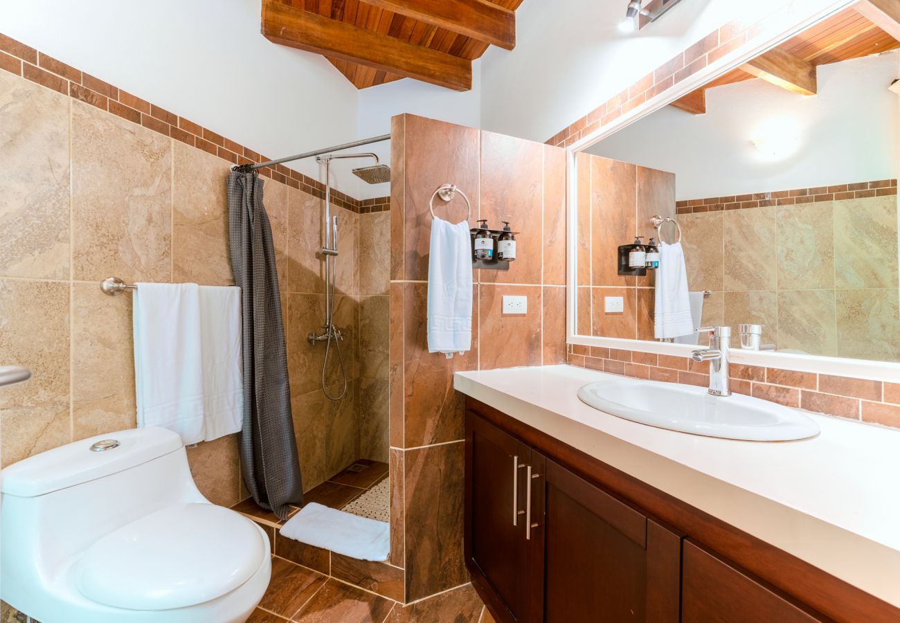 Villa in Cocles - Lomas del Caribe with Private Pool & AC (QT)