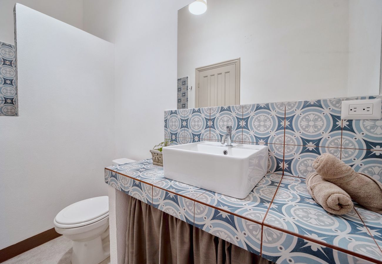 Apartment in Playa Chiquita - Casita Conus at Arena Blanca with AC and FiberOpt 