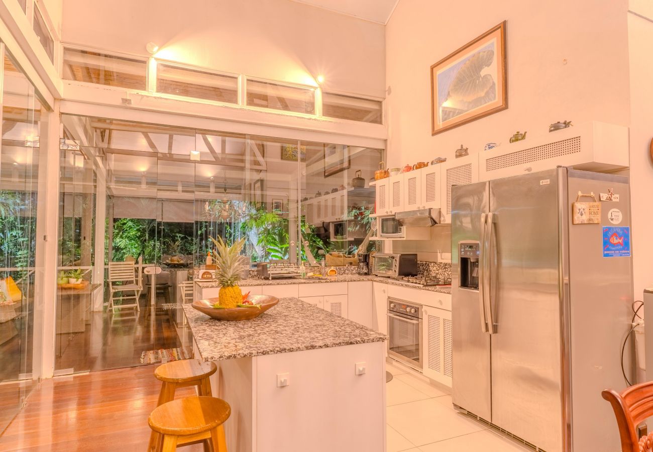 House in Puerto Viejo - Residencia Casa Blanca Beachfront Paradise