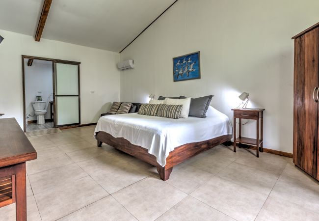 Studio in Punta Uva - NEAR THE BEACH Coral Suite with AC and TV