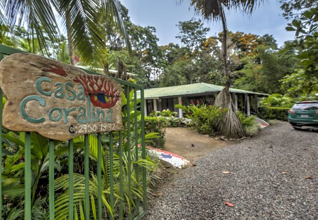 House in Punta Uva - BEACHFRONT Villas Coralina for groups